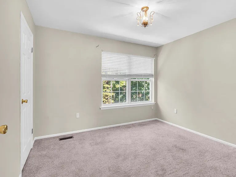 6 Marybeth Ct — Photo 39