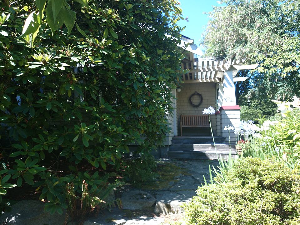 1st image of 2223 Nob Hill Ave N