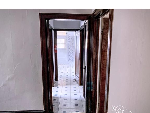 3rd image of 1522 E 72nd Pl