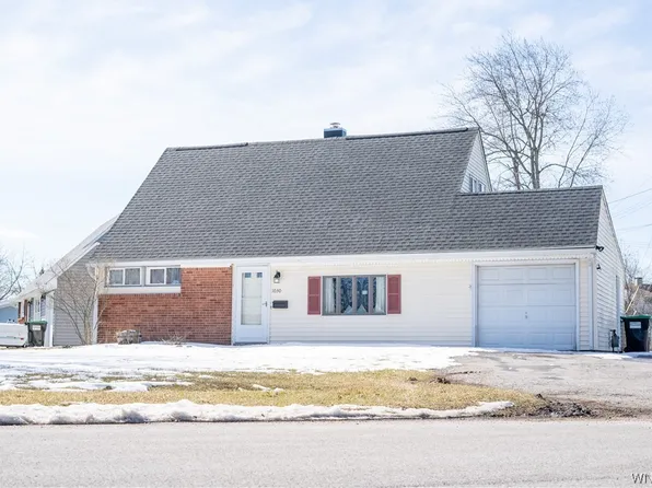 1030 Stony Point Rd, Grand Island, NY 14072