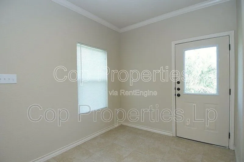 3 bed, 2.5 bath, $1,395 — Photo 4