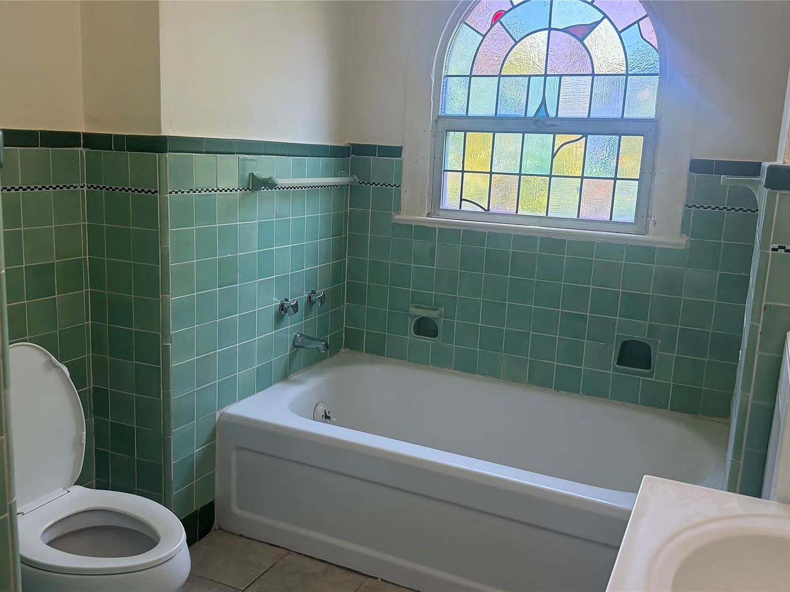3 bed, 1.0 bath, 900 sqft, $3,000 — Photo 4