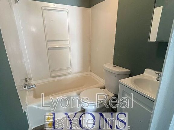 4th image of 917 Pineknot Rd Unit 1