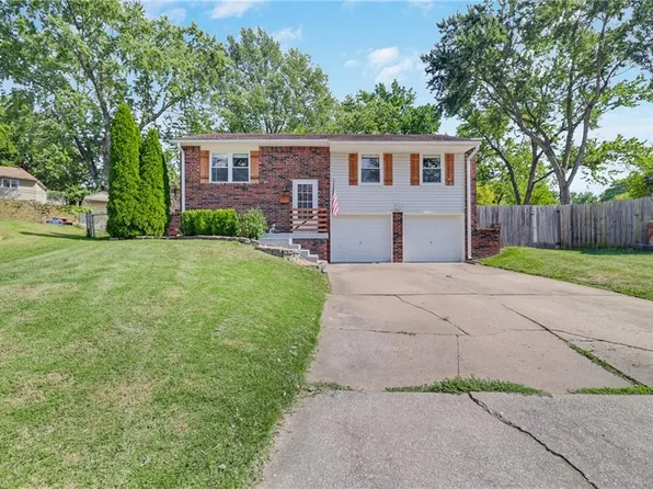 2804 NW Hartford Ct, Blue Springs, MO 64015