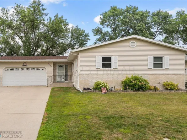 1406 Avenue B, Wahpeton, ND 58075