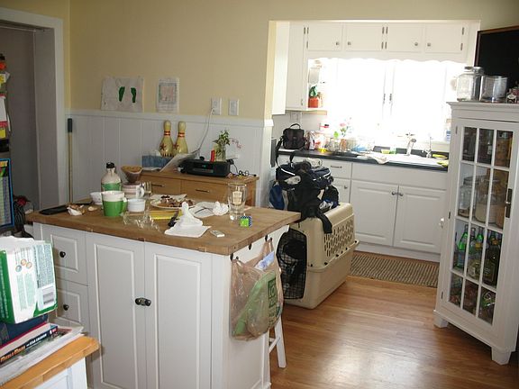 3rd image of 12 Evergreen Sq #21