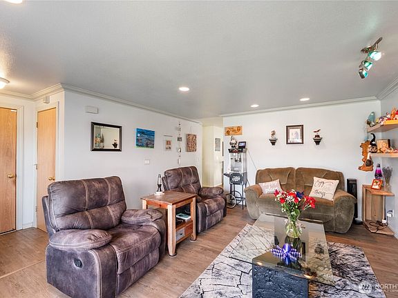4th image of 1403 Headley Avenue NW