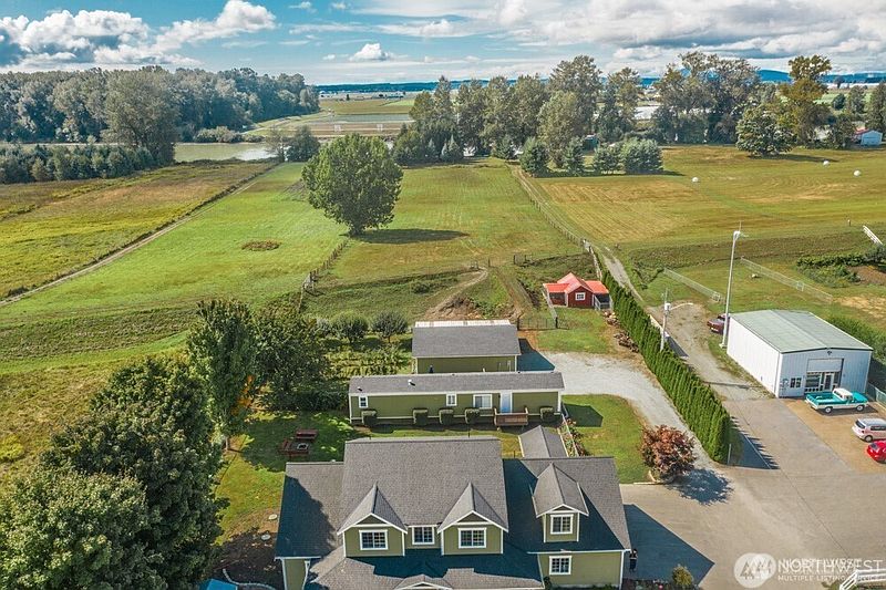 3rd image of 17166 Dike Road