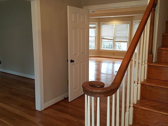 3rd image of 506 Gatewood Dr