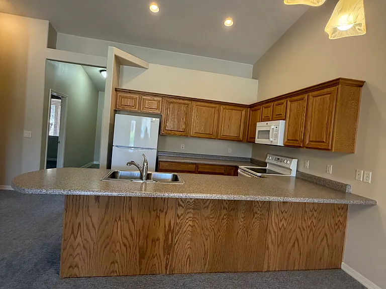 1460 N 400 W — Photo 7