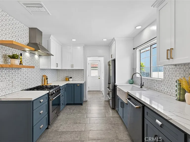 520 N Citrus Ave — Photo 8