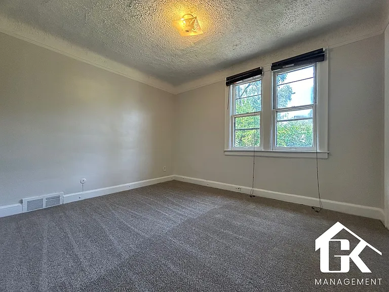 20445 Stratford Rd — Photo 9