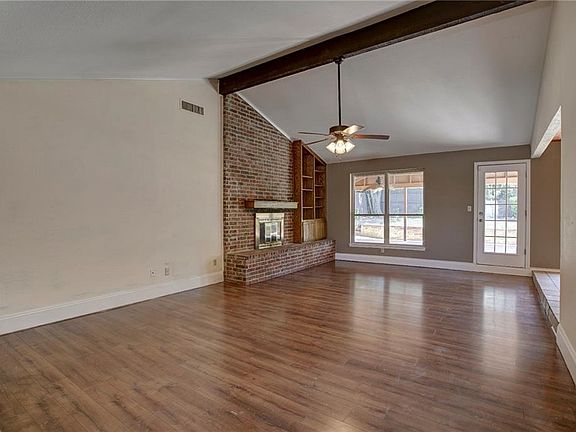 4th image of 4808 Moselle Dr