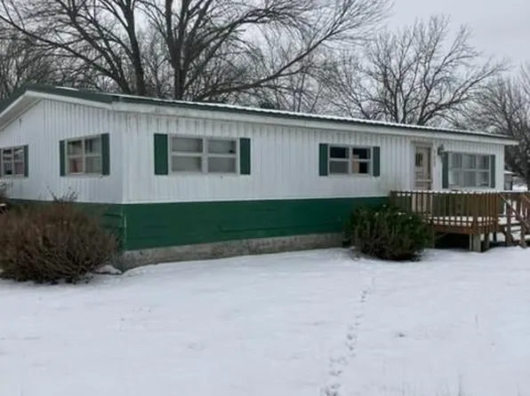 323 Locust St, Mound City, KS 66056