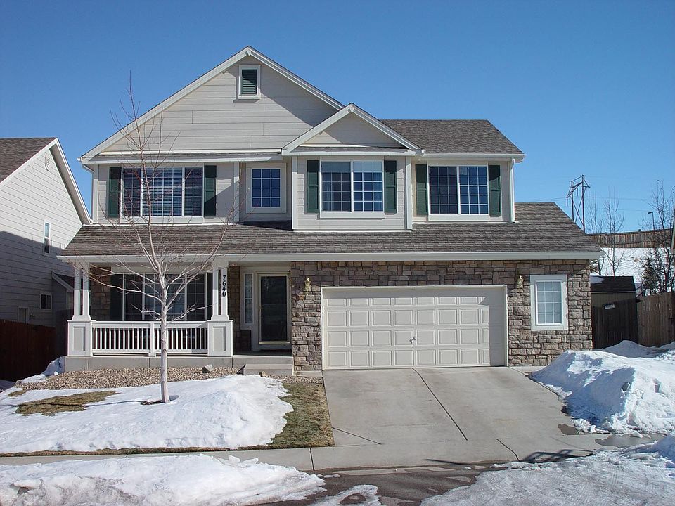 Front of the house- 2.5 garage