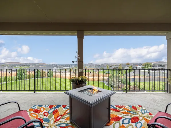 13903 S Grandview Ln, Kennewick, WA 99338
