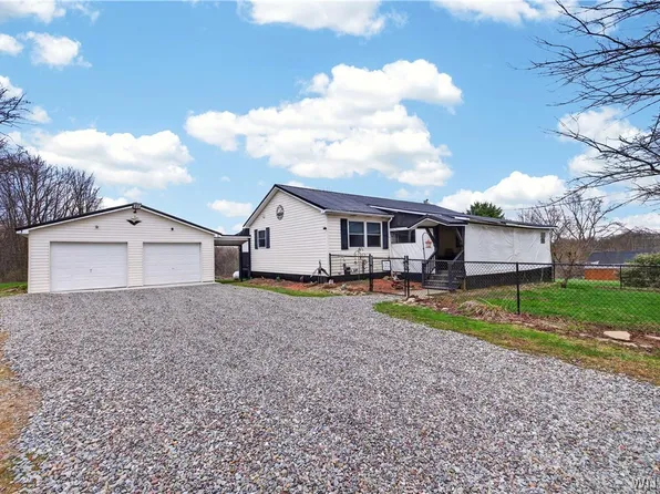 9684 Peck Hill Rd, Gowanda, NY 14070