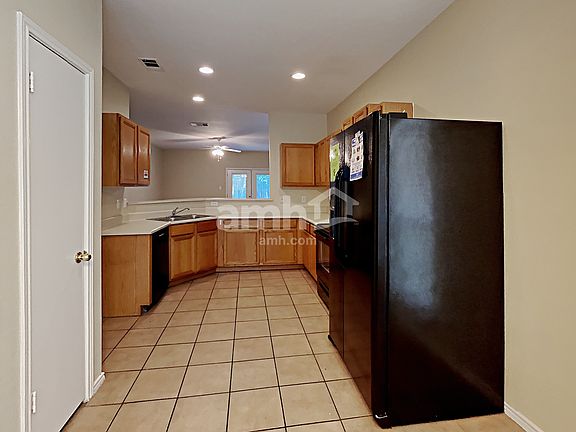 3rd image of 9331 Bowen Dr