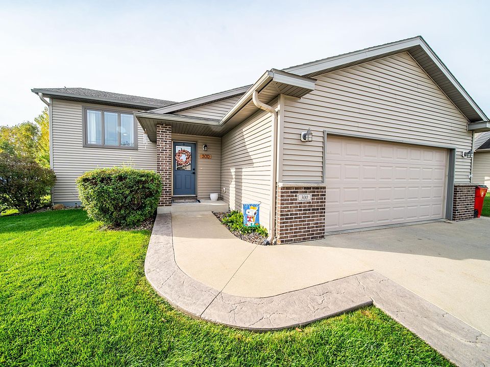 1st image of 300 Luella Pl NE