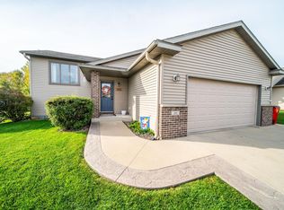 300 Luella Pl NE, Stewartville, MN 55976
