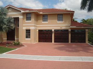 19431 NW 3rd St, Pembroke Pines, FL 33029