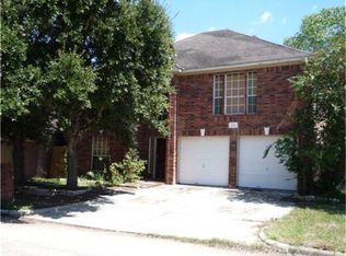 613 Meadow Knoll Dr, Stafford, TX 77477