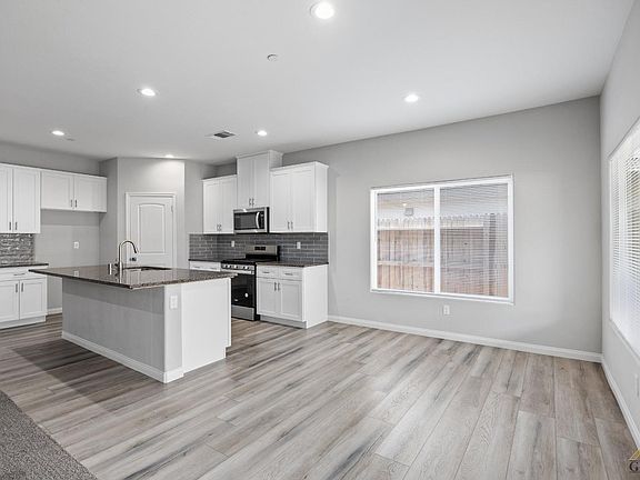 5th image of 9913 Old Wood Dr