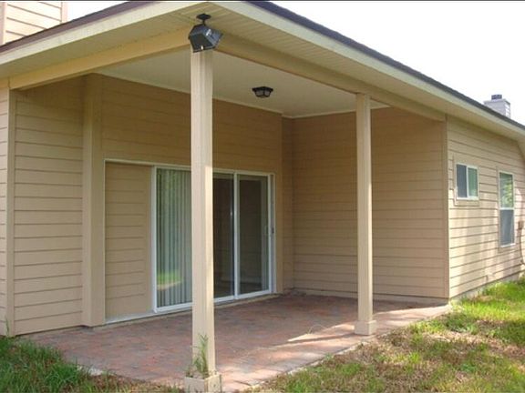 3rd image of 609 Summer Breeze Dr N
