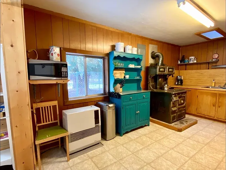 3046 Highway 93 N — Photo 13
