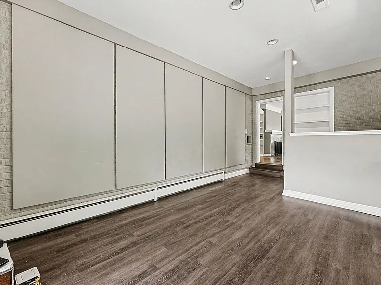 746 N Monaco Pkwy — Photo 5