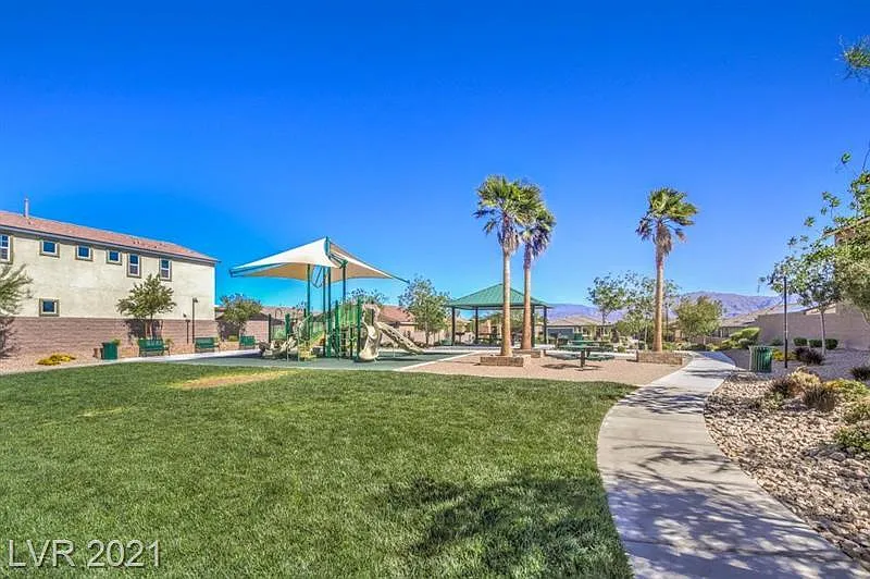 4 bed, 1841 sqft, $2,300 — Photo 4