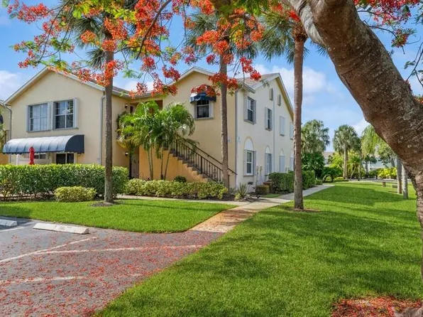 121 Waterside Drive, Hypoluxo, FL 33462