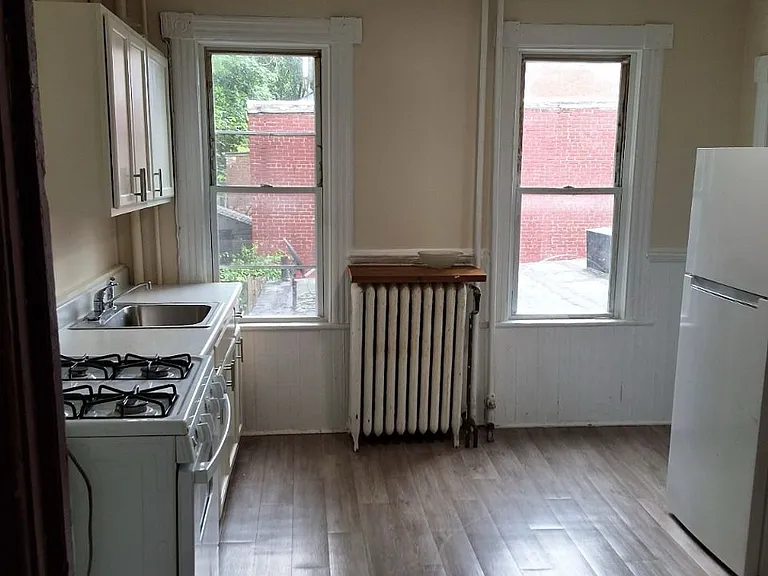 107 William St #2 — Photo 1