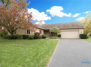 7117 Willowyck Rd, Maumee, OH 43537