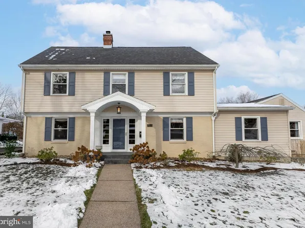 733 W Foster Ave, State College, PA 16801