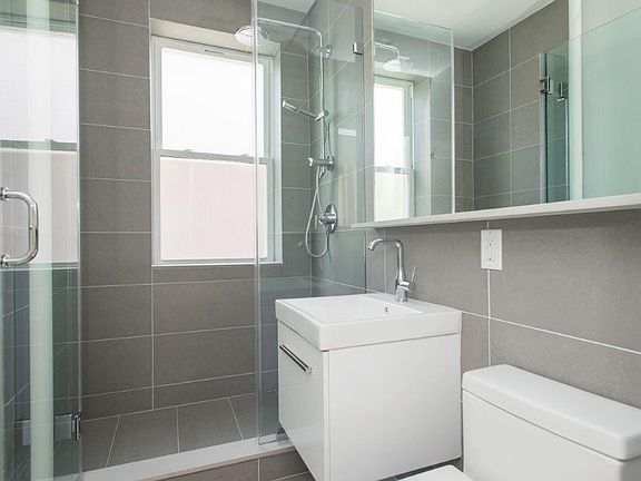 4th image of 137 Highland Ave #15F