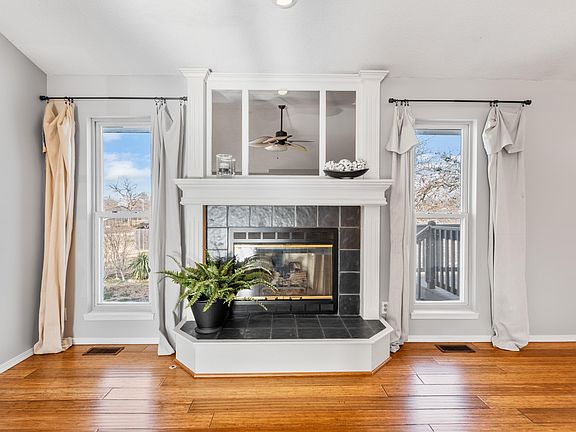 4th image of 344 N Oakmont Ct