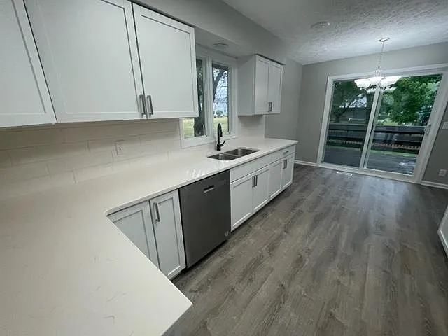 14928 Seward Plz — Photo 18