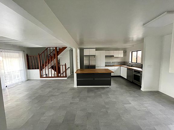 3rd image of 723 Bonita Dr