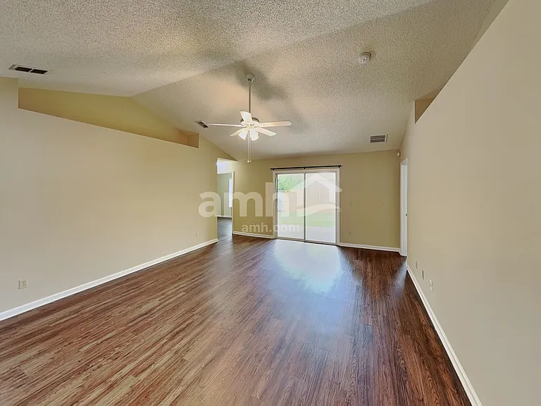 11062 Gullwing Ct — Photo 6