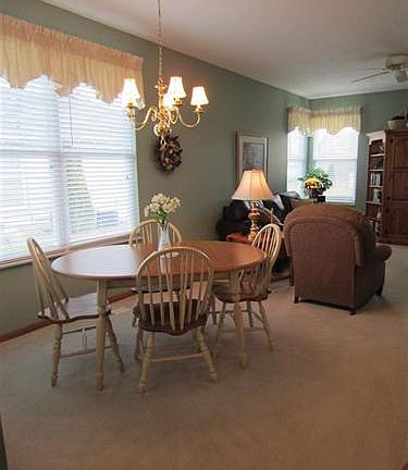 3rd image of 2159 Southampton Ln