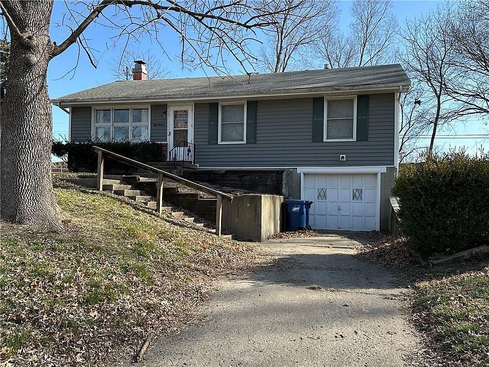 1st image of 811 Lindenwood Ln