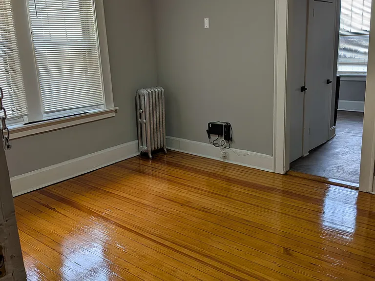 382 Bloomfield Ave — Photo 2