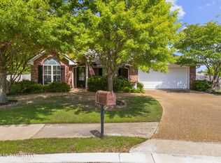 422 Fenway Dr, Brandon, MS 39047