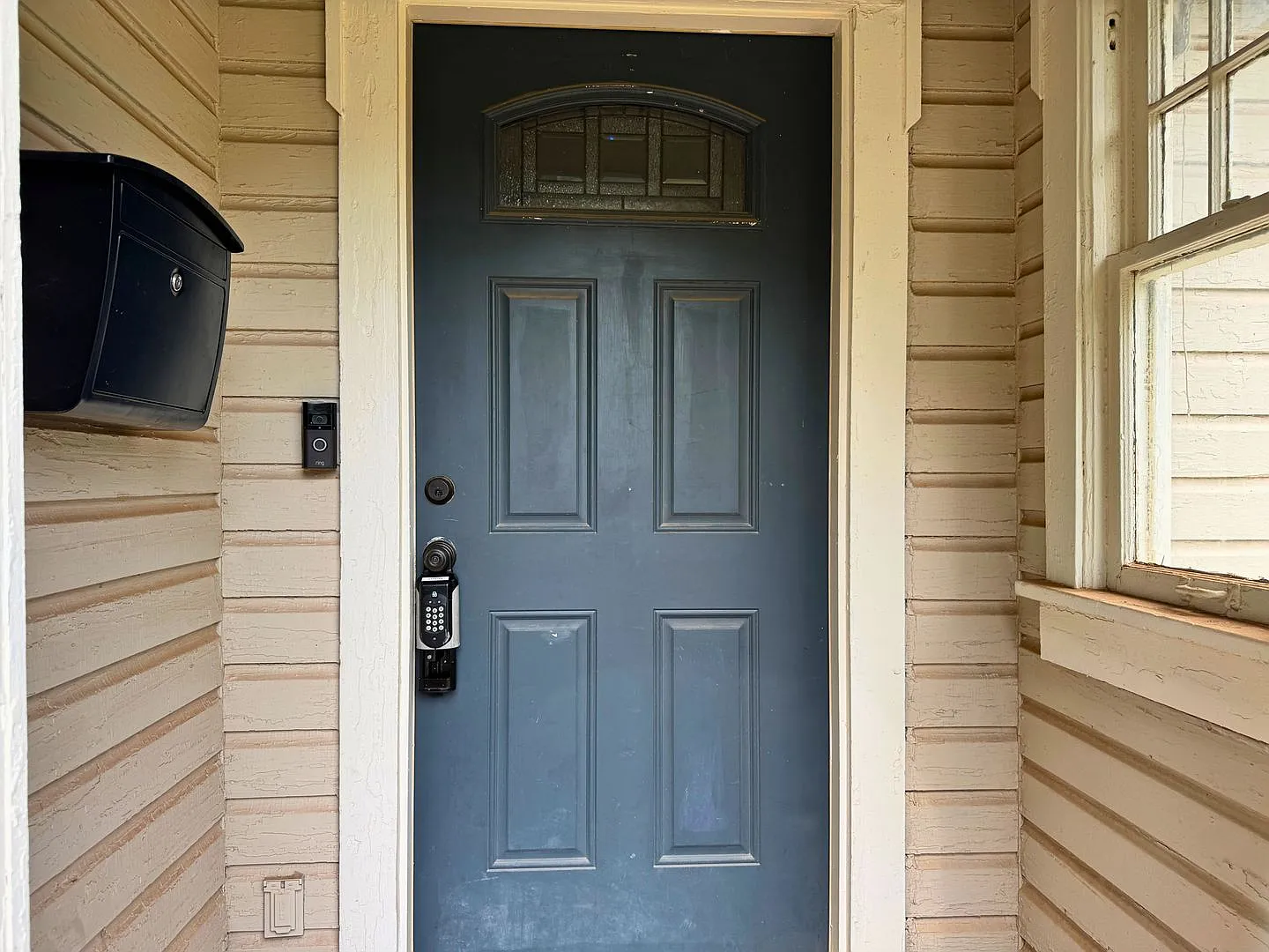 3 Bed 1 Bath Tudor Home In Brook Village — Photo 4