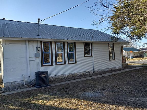 2nd image of 543 E Blackjack St