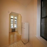 5th image of 242 E 36th St