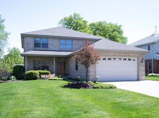 2233 Sprucewood Ave, Des Plaines, IL 60018