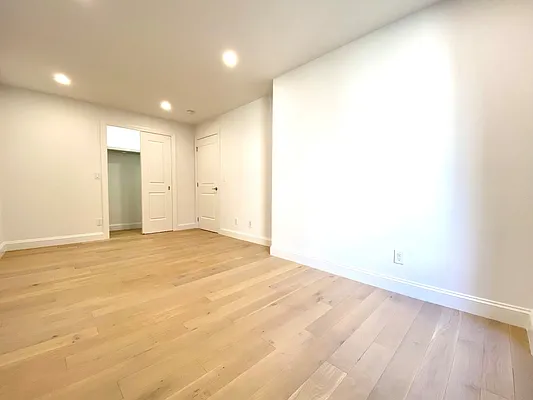 Rented by The Dermot Realty Management Company | media 31