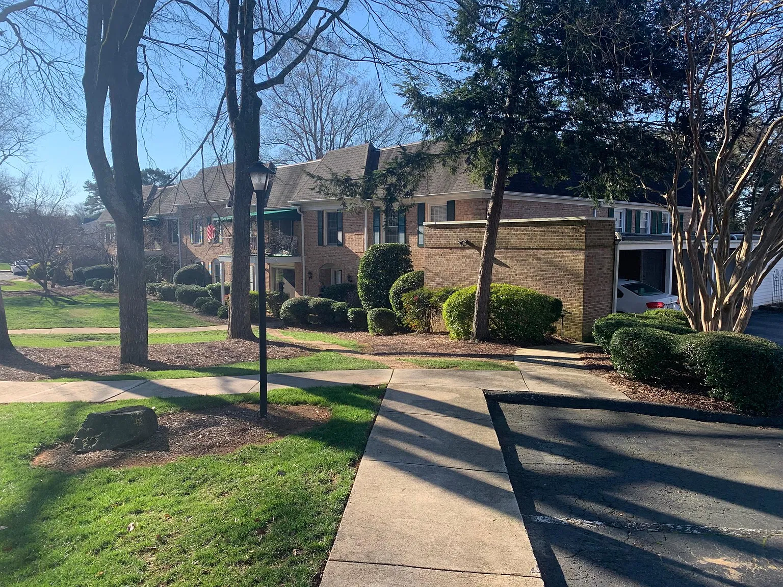 3 bed, 1475 sqft, $2,400 — Photo 2